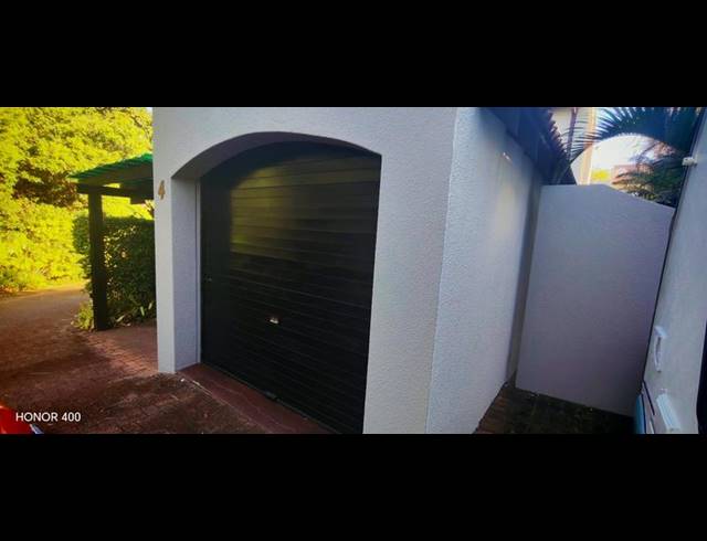 3 BEDROOM APARTMENT FOR SALE IN UVONGO BEACH